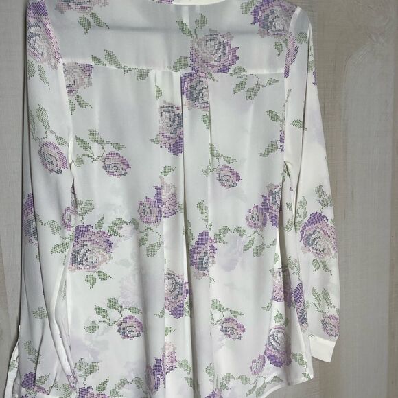 Joie white silk blouse with lavender purple flowers, long sleeve,‎ size XS - Picture 7 of 16
